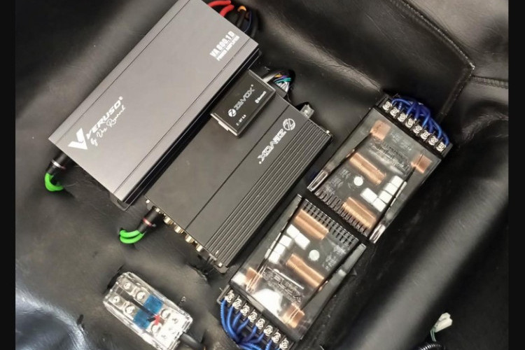 Ide Modifikasi Audio Toyota Avanza Full Bass Tapi Masih nyaman Output Suara Premium