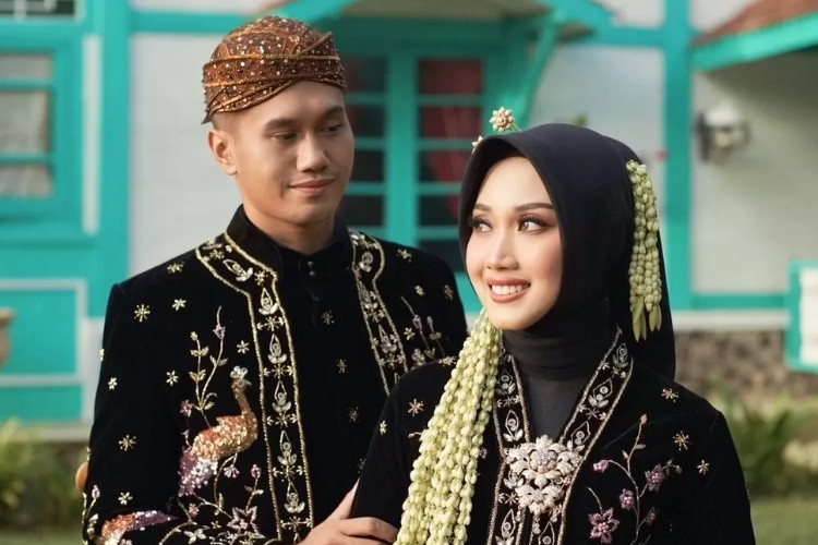Pernikahan Daffa Nabiilah Amaluddin dan Letda Inf Novandra Akbar Riadinata Sultan Sidoarjo Jadi Sorotan, Gelar Intimate Wedding Mewah di Rumah