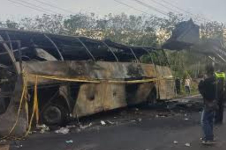 Kecelakaan Maut Bus ALS vs Truk BBM di Muratara, 16 Orang Tewas dalam Insiden!