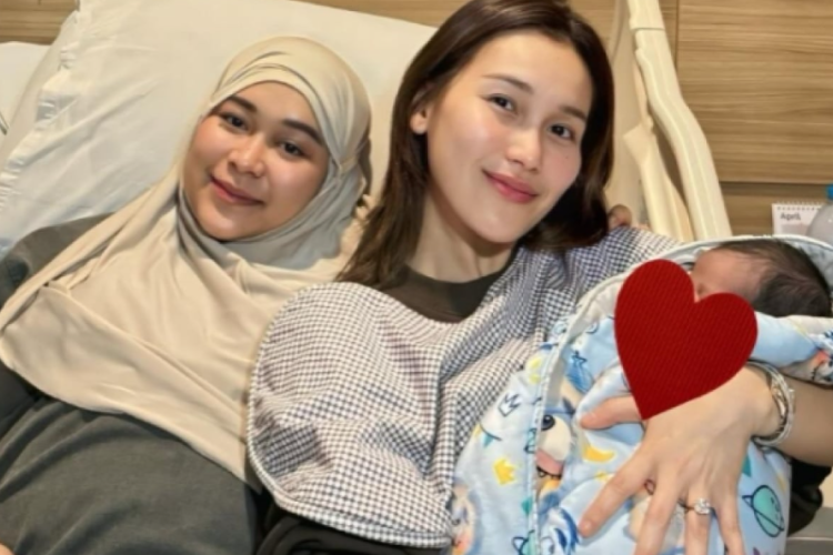 Kabar Gembira! Assyifa Nuraini Baru Saja Melahirkan Putra Laki-Laki, Ayu Ting Ting Posting Kebersamaan dengan Sang Keponakan