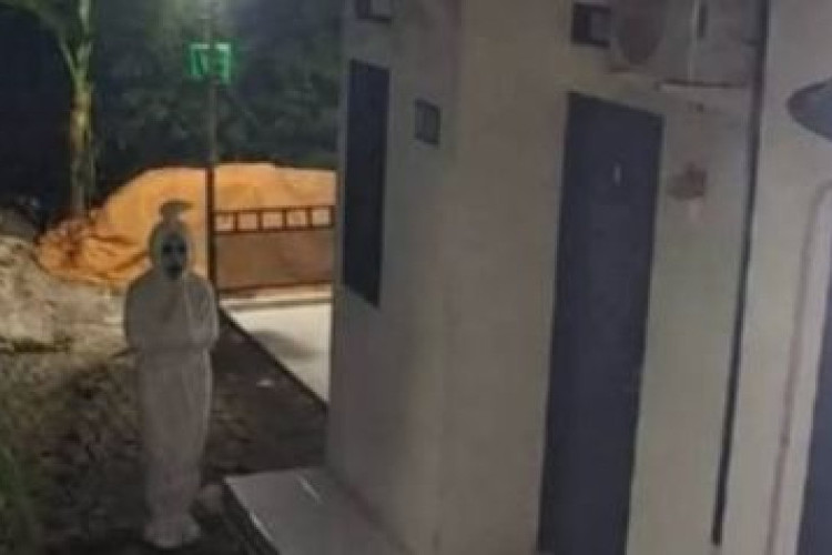 Viral Teror Pocong Bersajam Ketuk Pintu Rumah Warga : Banyak Kasus dari Jabodetaek Hingga Jawa Timur, Warga Diimbau Tenang