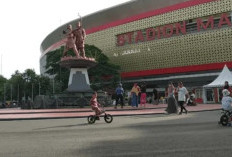 Aksi Mesum di Plaza GOR Manahan Solo Viral, Satpol PP Tegas Lakukan Penelusuran!