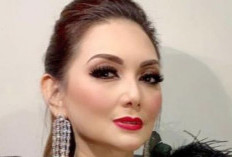 Penyanyi Nia Daniaty Dikabarkan Menikah Lagi dengan Pengusaha Bule Australia? Ini Detail Bulan Madu dan Rumah Mewah yang Beredar!